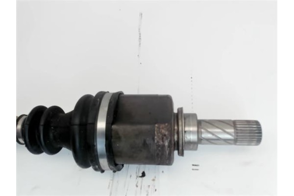Recambio de palier delantero izquierdo para nissan x-trail (t30) 2.5 4x4 referencia OEM IAM 8200330413  