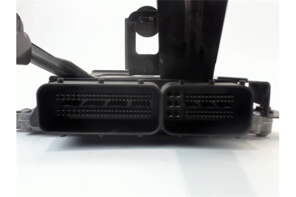 Recambio de centralita para mercedes-benz clase m (bm 164) referencia OEM IAM 5DF00870402 A6421502077 