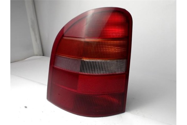 Recambio de piloto trasero izquierdo para ford mondeo ii ranchera familiar (bnp) 1.8 td referencia OEM IAM 93BG13N004  