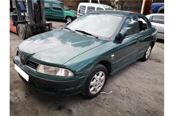 mitsubishi carisma berlina 5 (da0) del año 2000