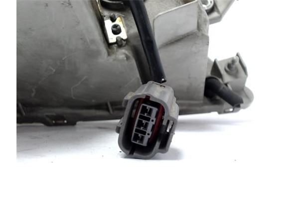 Recambio de faro delantero izquierdo para mazda premacy (cp) referencia OEM IAM CB08510L0D  