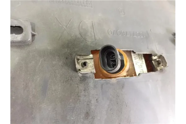 Recambio de moldura aleta trasero derecha para peugeot boxer (333) combi bat.3000mm referencia OEM IAM 1308103070  