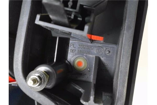 Recambio de piloto inferior trasero derecho para volvo v70 familiar 2.5 referencia OEM IAM 3512320 3512426 