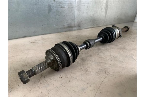 Recambio de palier delantero derecho para nissan primera berlina (p11) 2.0 referencia OEM IAM 391002F210  
