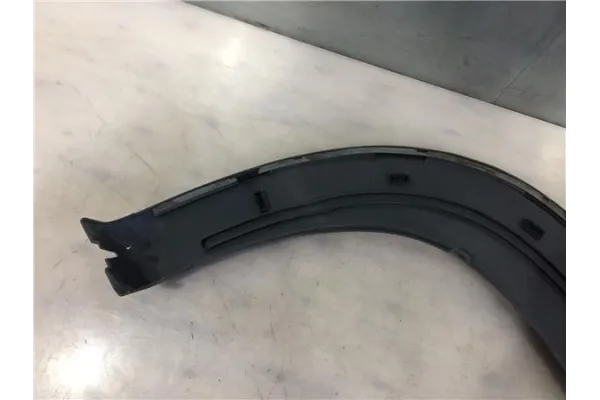 Recambio de moldura aleta trasero izquierda para peugeot boxer (333) combi bat.3000mm referencia OEM IAM 1308103070  