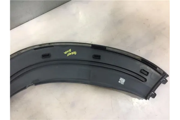 Recambio de moldura aleta trasero izquierda para peugeot boxer (333) combi bat.3000mm referencia OEM IAM 1308103070  