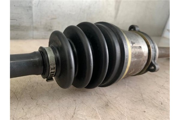 Recambio de palier delantero derecho para nissan primera berlina (p11) 2.0 referencia OEM IAM 391002F210  