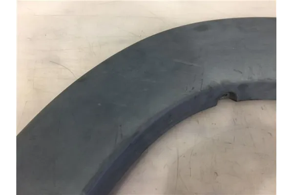 Recambio de moldura aleta trasero derecha para peugeot boxer (333) combi bat.3000mm referencia OEM IAM 1308103070  