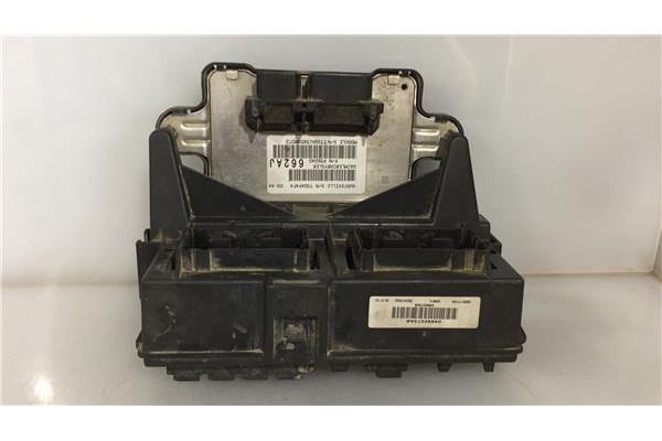 Recambio de centralita para jeep grand cherokee (wh) 3.0 crd overland referencia OEM IAM P560500147AJ 04692073AB 