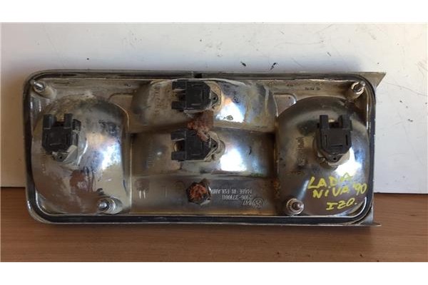 Recambio de piloto trasero izquierdo para lada niva (2121/21213/21214/21215/2131) 1.6 basis referencia OEM IAM 21063716011  