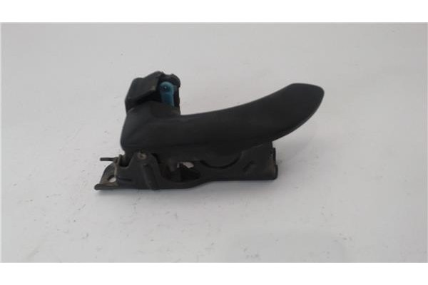 Recambio de manilla int. puerta trasero izquierda para hyundai santa fe (sm) 2.0 gls crdi referencia OEM IAM 8362026000CA  