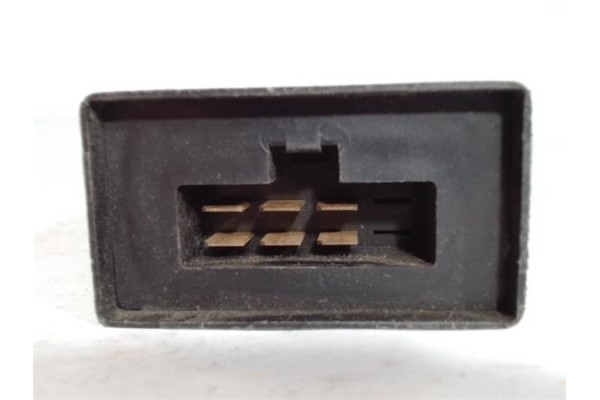 Recambio de caja fusibles/rele para opel monterey 3.1 ltd referencia OEM IAM 8943776320  