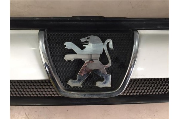 Recambio de rejilla capo para peugeot boxer furgón (230l) 2.8 hdi referencia OEM IAM 7804Q1  