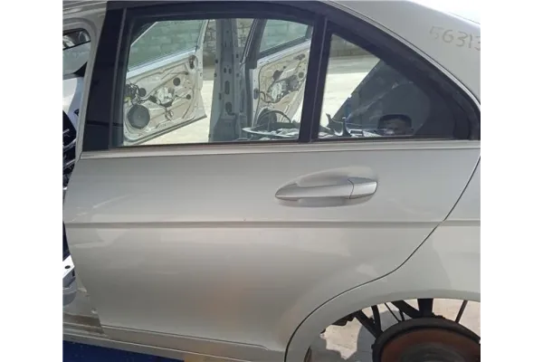 Recambio de puerta trasero izquierda para mercedes-benz clase c (bm 204) berlina 3.0 c 280 (204.054) referencia OEM IAM A2047302 Recambio de puerta trasero izquierda para mercedes-benz clase c (bm 204) berlina 3.0 c 280 (204.054) referencia OEM IAM A2047302