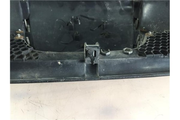 Recambio de rejilla capo para peugeot boxer furgón (230l) 2.8 hdi referencia OEM IAM 7804Q1  