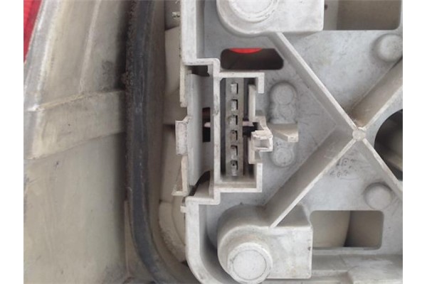 Recambio de piloto trasero derecho para peugeot 106 (s1) referencia OEM IAM   