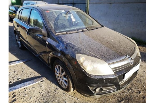 opel astra h berlina del año 2004