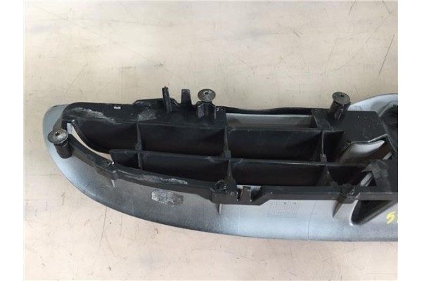 Recambio de rejilla capo para citroen saxo 1.1 sx referencia OEM IAM 7804J6 G0497 7804K1 , CITROËN
