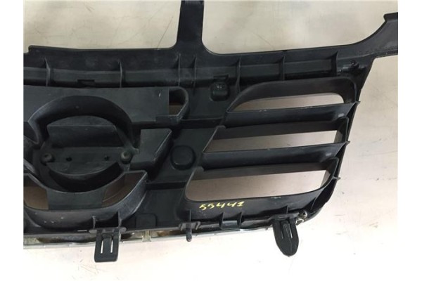 Recambio de rejilla capo para nissan x-trail (t30) 2.2 di 4x4 referencia OEM IAM 623108H700 623108H70A 