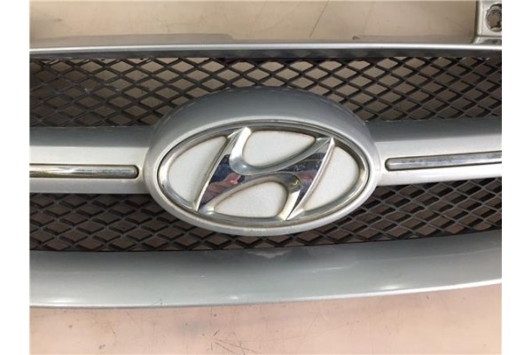 Recambio de rejilla capo para hyundai getz (tb) 1.5 crdi referencia OEM IAM 811931C000  