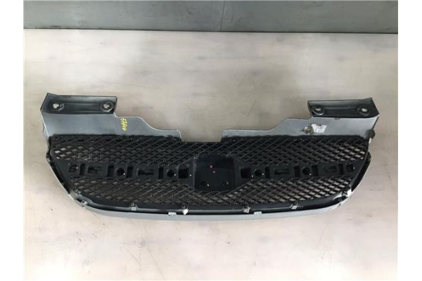 Recambio de rejilla capo para hyundai getz (tb) 1.5 crdi referencia OEM IAM 811931C000  
