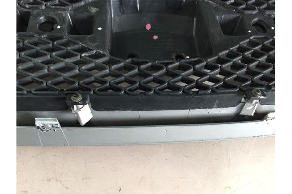 Recambio de rejilla capo para hyundai getz (tb) 1.5 crdi referencia OEM IAM 811931C000  