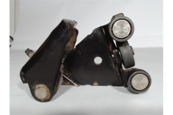 Recambio de bisagra sup. puerta trasero derecha para citroen berlingo 1.6 xtr 1.6 hdi 92 combi referencia OEM IAM   