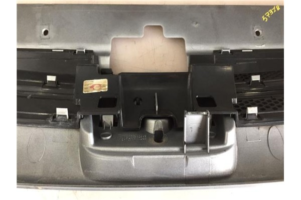 Recambio de rejilla capo para peugeot partner combispace (5f) 2.0 hdi referencia OEM IAM 9644758777  