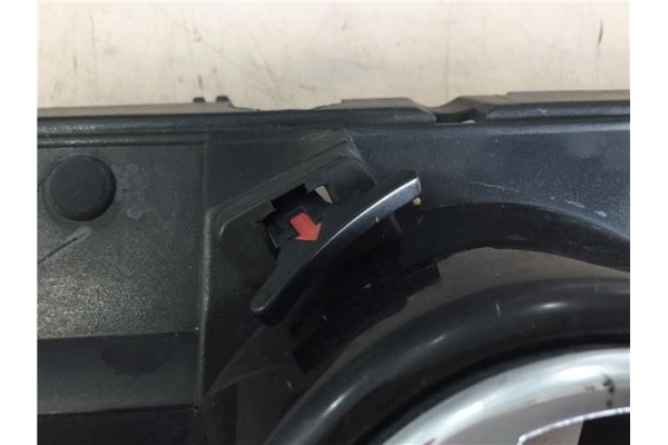 Recambio de rejilla capo para volkswagen golf iv berlina (1j1) 1.9 tdi referencia OEM IAM 1J0853651H  