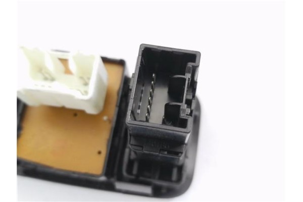 Recambio de mando retrovisor electrico para toyota corolla familiar (e11) 1.6 linea terra referencia OEM IAM 8487012130 84656120