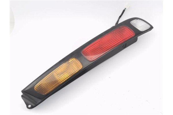 Recambio de piloto trasero derecho para toyota corolla familiar (e11) 1.6 linea terra referencia OEM IAM 8155013401  