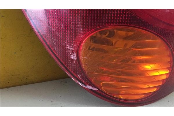 Recambio de piloto trasero izquierdo para toyota corolla (e11) 1.6 linea luna (5-ptas.) referencia OEM IAM E139162  