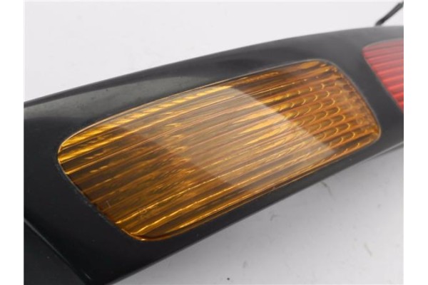 Recambio de piloto trasero derecho para toyota corolla familiar (e11) 1.6 linea terra referencia OEM IAM 8155013401  