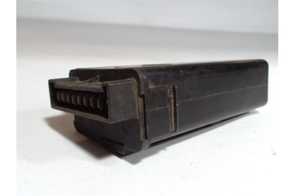 Recambio de centralita cierre para citroen bx berlina 1.4 chamonix referencia OEM IAM  STXVIII 