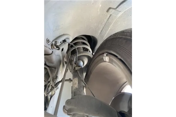 Recambio de amortiguador delantero derecho para ford focus c-max 2.0 tdci referencia OEM IAM 1619269 Recambio de amortiguador delantero derecho para ford focus c-max 2.0 tdci referencia OEM IAM 1619269