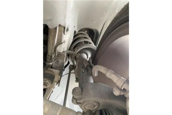 Recambio de amortiguador delantero izquierdo para ford focus c-max 2.0 tdci referencia OEM IAM 1619274 Recambio de amortiguador delantero izquierdo para ford focus c-max 2.0 tdci referencia OEM IAM 1619274