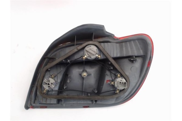 Recambio de piloto trasero izquierdo para toyota yaris (ncp1/nlp1/scp1) referencia OEM IAM 8156052120  