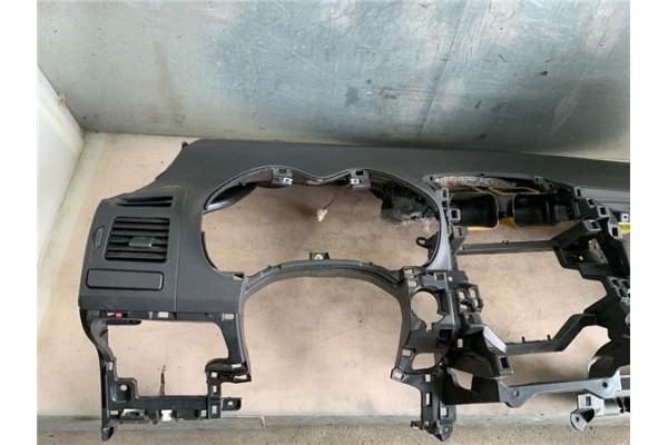 Recambio de salpicadero para toyota auris (e15) 2.0 d-4d referencia OEM IAM 5530202170B1 5530302190B0 