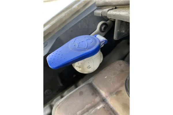 Recambio de deposito limpiaparabrisas para ford focus c-max 2.0 tdci referencia OEM IAM 1318794 Recambio de deposito limpiaparabrisas para ford focus c-max 2.0 tdci referencia OEM IAM 1318794