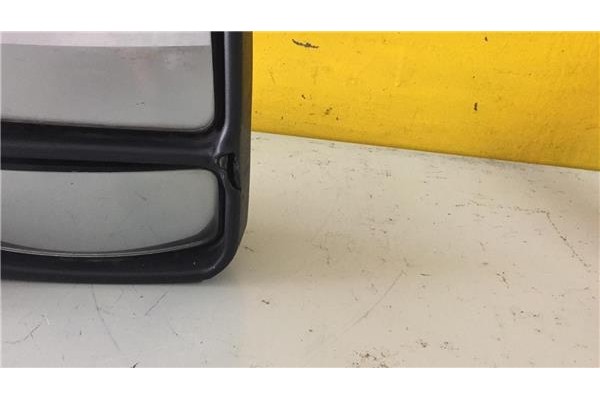 Recambio de retrovisor derecho para renault trafic i 2.1 t 1400 referencia OEM IAM E2013012  
