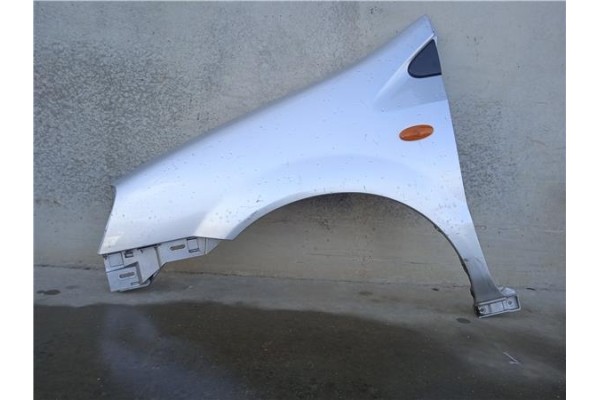 Recambio de aleta delantero izquierda para nissan almera tino (v10m) referencia OEM IAM   