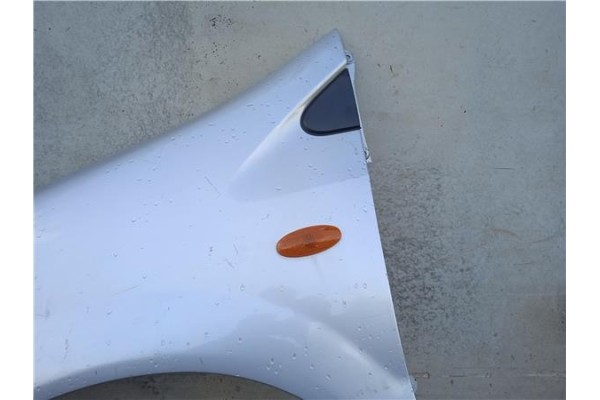 Recambio de aleta delantero izquierda para nissan almera tino (v10m) referencia OEM IAM   