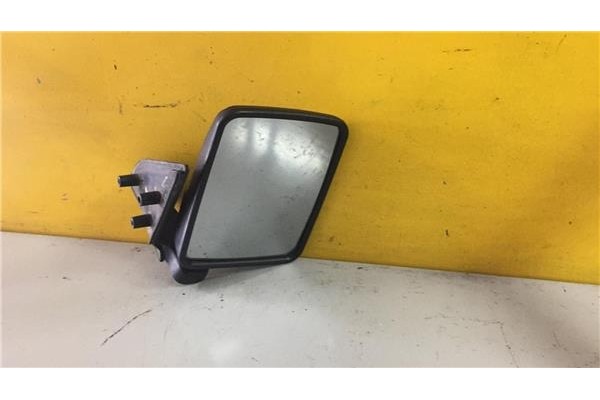 Recambio de retrovisor derecho para hyundai h 100 2.5 furgoneta, caja cerrada, acristalada referencia OEM IAM E4011301  