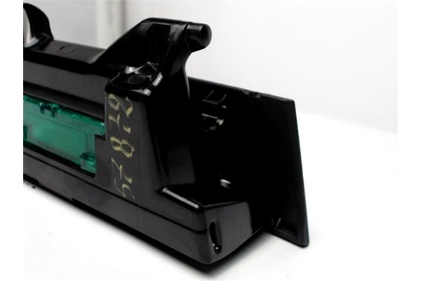 Recambio de cenicero para toyota corolla (e12) 2.0 d-4d referencia OEM IAM 7411112230  