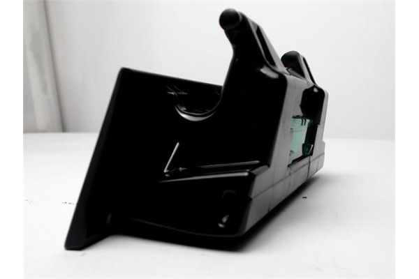 Recambio de cenicero para toyota corolla (e12) 2.0 d-4d referencia OEM IAM 7411112230  