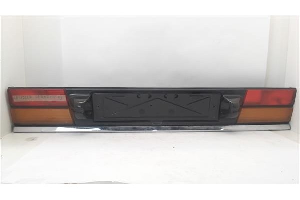 Recambio de piloto trasero central para chrysler le baron descapotable referencia OEM IAM 4321752  