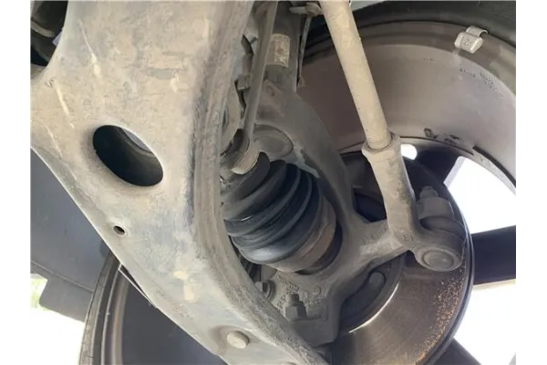 Recambio de mangueta delantero derecha para ford focus c-max 2.0 tdci referencia OEM IAM 1477861  