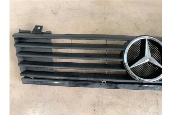 Recambio de rejilla paragolpes delantero para mercedes-benz vito furgón (638) 2.2 110 cdi  (638.094) referencia OEM IAM A6388800