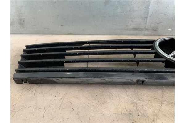 Recambio de rejilla paragolpes delantero para mercedes-benz vito furgón (638) 2.2 110 cdi  (638.094) referencia OEM IAM A6388800