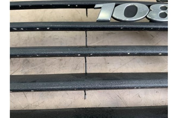 Recambio de rejilla paragolpes delantero para mercedes-benz vito furgón (638) 2.2 110 cdi  (638.094) referencia OEM IAM A6388800